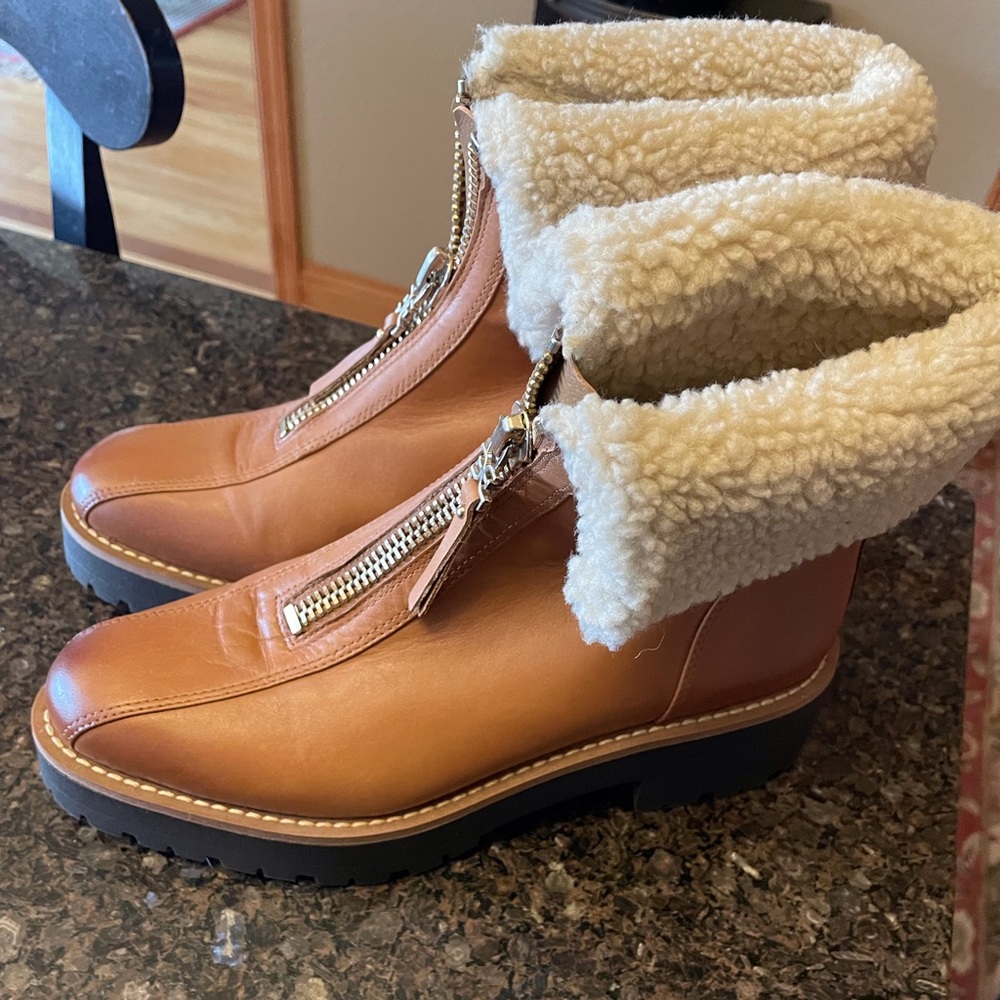 Great boots ~ worn once. Runs a bit narrow